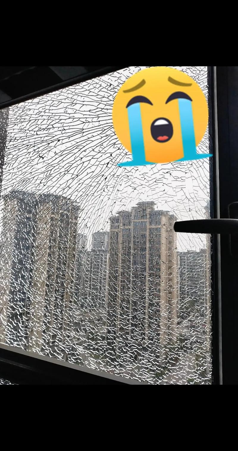 一觉醒来，天塌了！断桥铝双层中空玻璃自爆，让本不富裕的家庭雪上加霜